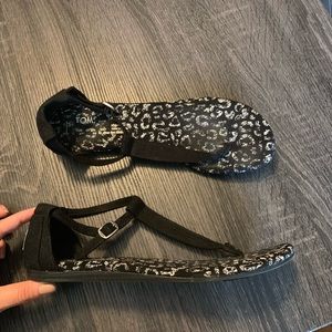 TOMS Black Canvas Ankle Strap Buckle Thong Sandals